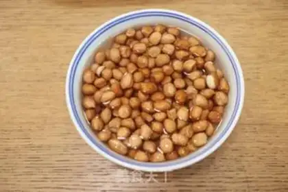 Make Old vinegar peanuts step 1