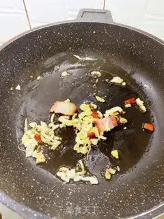 Make A caterer fan step 3