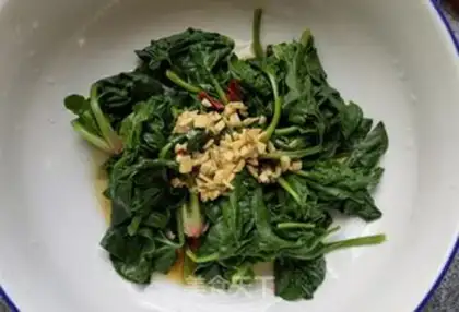 Make Garlic spinach step 6