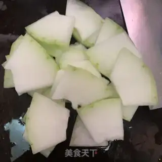 Make Wintermelon rollers, white soup step 2