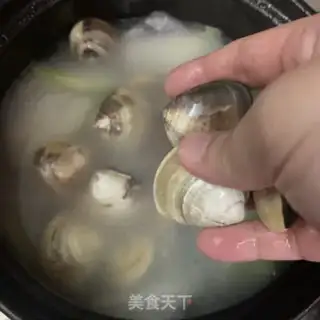 Make Wintermelon rollers, white soup step 5