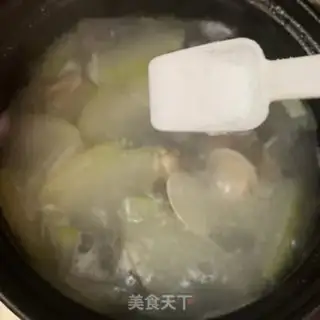 Make Wintermelon rollers, white soup step 7