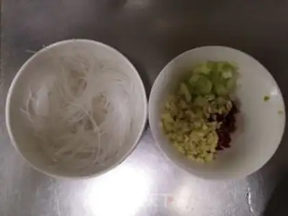 Make Garlic fans steaming doll food step 0