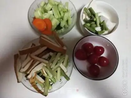Make Low fat salad step 0