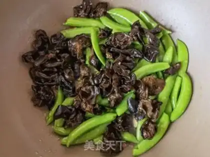 Make Wood and sweet peas step 5