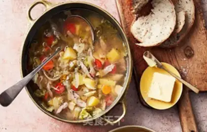 Make Irish bacon cabbage soup step 0