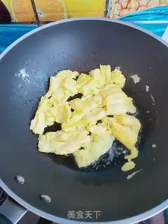 Make Scrambled eggs step 2