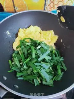 Make Scrambled eggs step 3