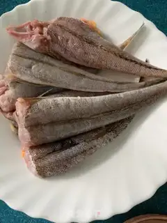 Make Cream onion tomato fried fish step 0