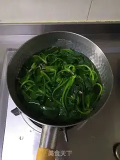 Make Pork liver spinach tomato soup step 7