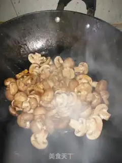 Make Black peppers, white mushrooms step 3