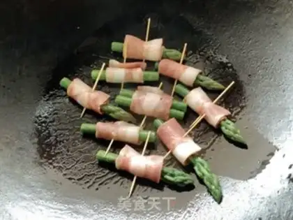 Make Bacon rolls step 4