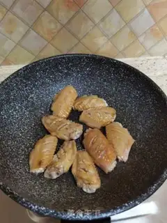 Make Hot chicken wings step 8