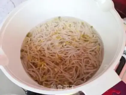 Make Soccer bean sprouts step 0