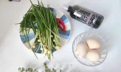 Make Garlic fried eggs step 0