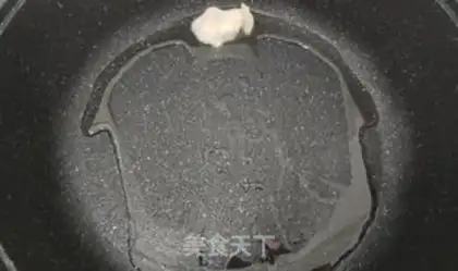 Make Garlic fried eggs step 3