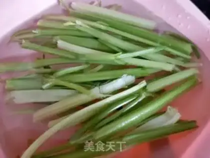 Make Celery Sydney juice step 1