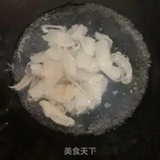 Make cucumbers fire fresh squid step 2