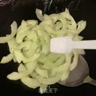 Make cucumbers fire fresh squid step 5