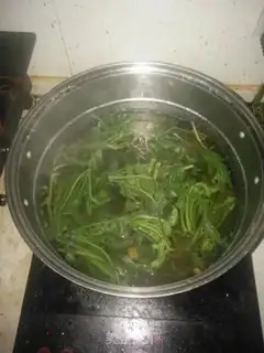 Make Fried eggs step 1