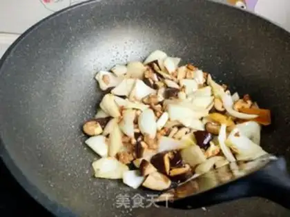 Make Onion mushroom fried meat step 12