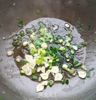 Make Pineapple egg fried rice step 8