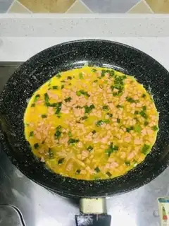 Make Ham and eggs step 5