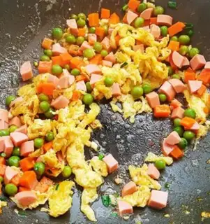 Make Pineapple egg fried rice step 10