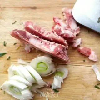Make Meat and peanuts torn apart step 2