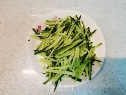 Make cucumber with a golden pin mushroom step 0