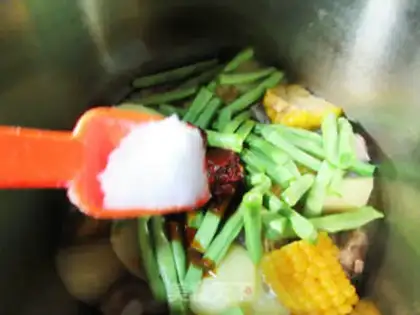 Make Home-cooked ribs step 12