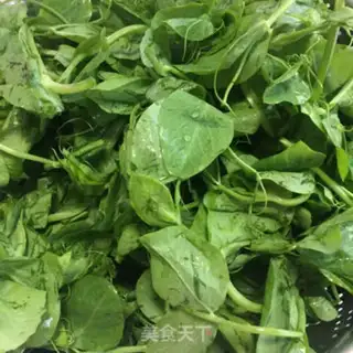 Make Garlic fried pea seed step 0