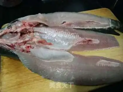 Make Black fish onions step 0