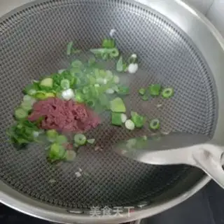 Make Scrambled onion eggs and shrimp sauce step 6