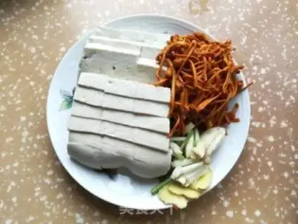 Make Worm and grass stew tofu step 0