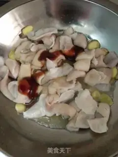 Make Sour sauce, pig