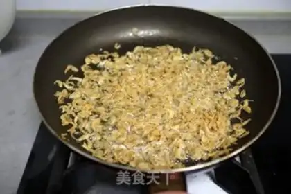 Make Eggs, shrimp, pickles step 4