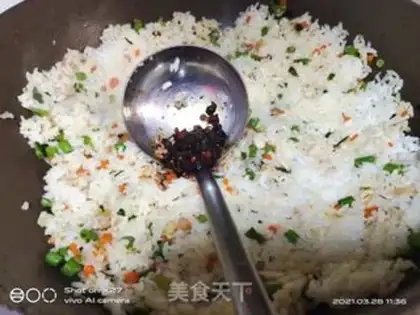 Make Soybean onion fried rice step 4