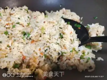 Make Soybean onion fried rice step 6