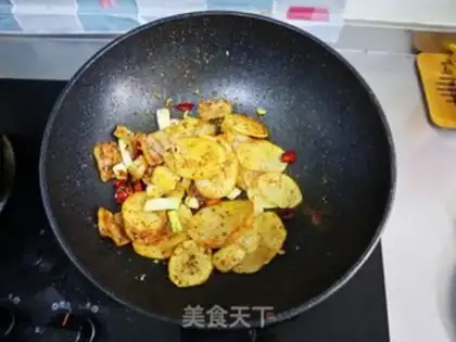 Make Garlic fried eggs step 1