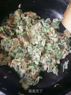 Make Garlic fried eggs step 5