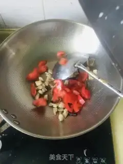 Make Tomato mushroom noodles step 0