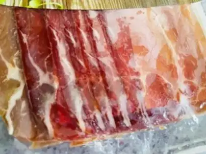 Make Cowhorned sandwich step 1