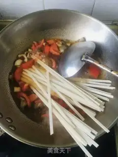 Make Tomato mushroom noodles step 3