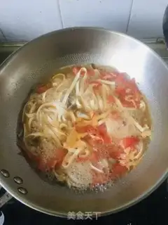 Make Tomato mushroom noodles step 4