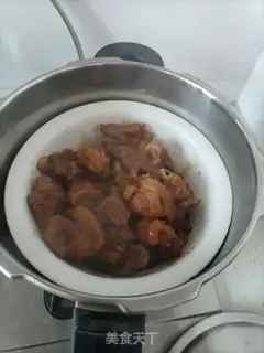 Make Red burning pig hands step 7