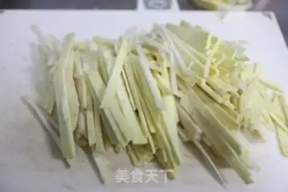 Make Eggs and pickles step 2