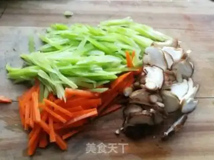 Make Fries of mushrooms and eggs step 3