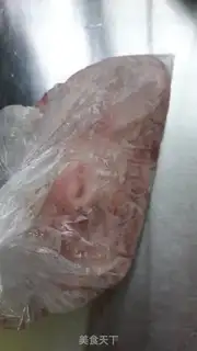 Make Meat and sweet peas step 1