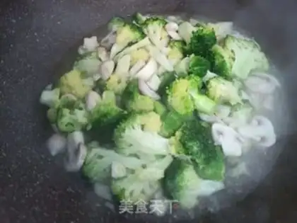 Make Sphinx with broccoli step 3